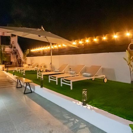 Anika Boutique Suites Coco Exterior photo
